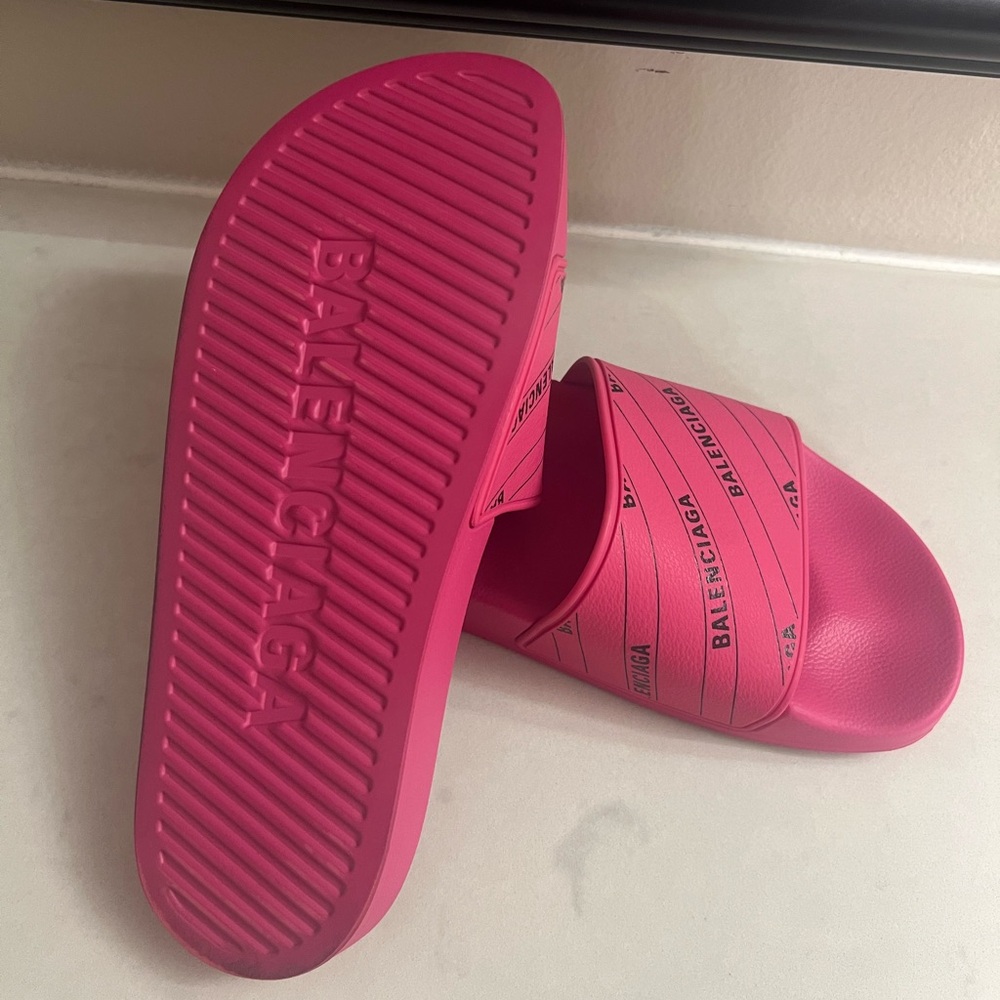 Balenciaga Vibrant Pink Logo Slides - Picture 5 of 10